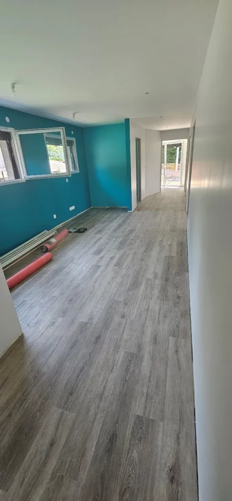 🏠🌟 Novembre, le mois des transformations spectaculaires avec ARD Peinture ! 🖌️💼